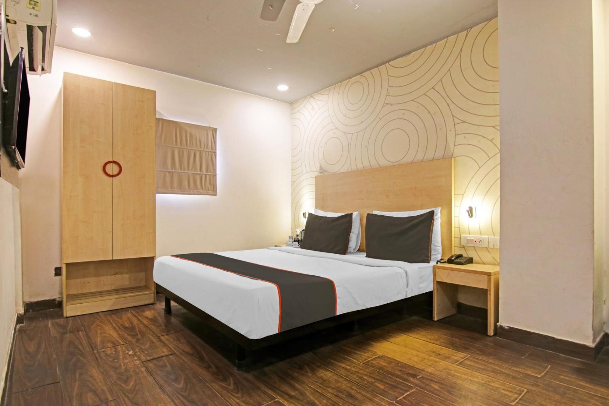 Collection O Slf Mall Sector 30 Hotel Faridabad Buitenkant foto